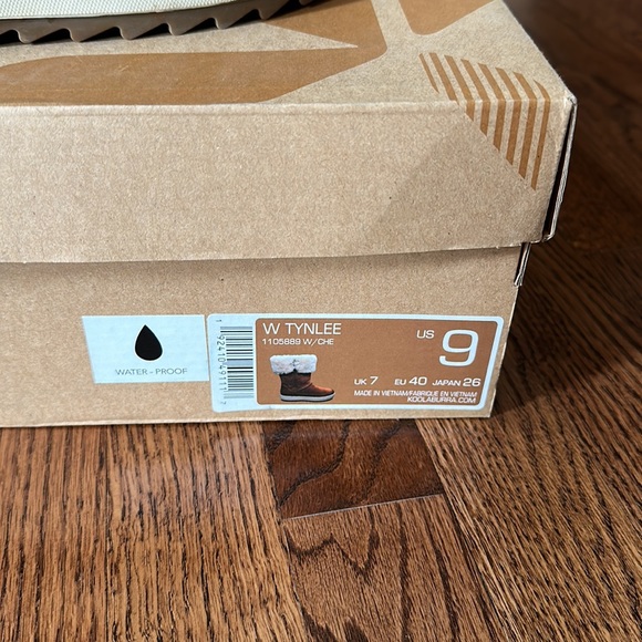 Koolaburra by UGG suede boot - Picture 10 of 10